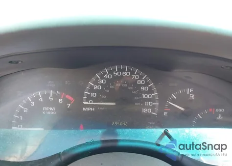 2005 Chevrolet Classic z USA, uszkodzony, nr VIN 1G1ND52F35M121767